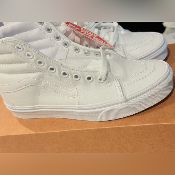 Vans Sk8-Hi Wide Fit High-Top Skate Shoes | Women 7.5 White - Picture 5 of 7